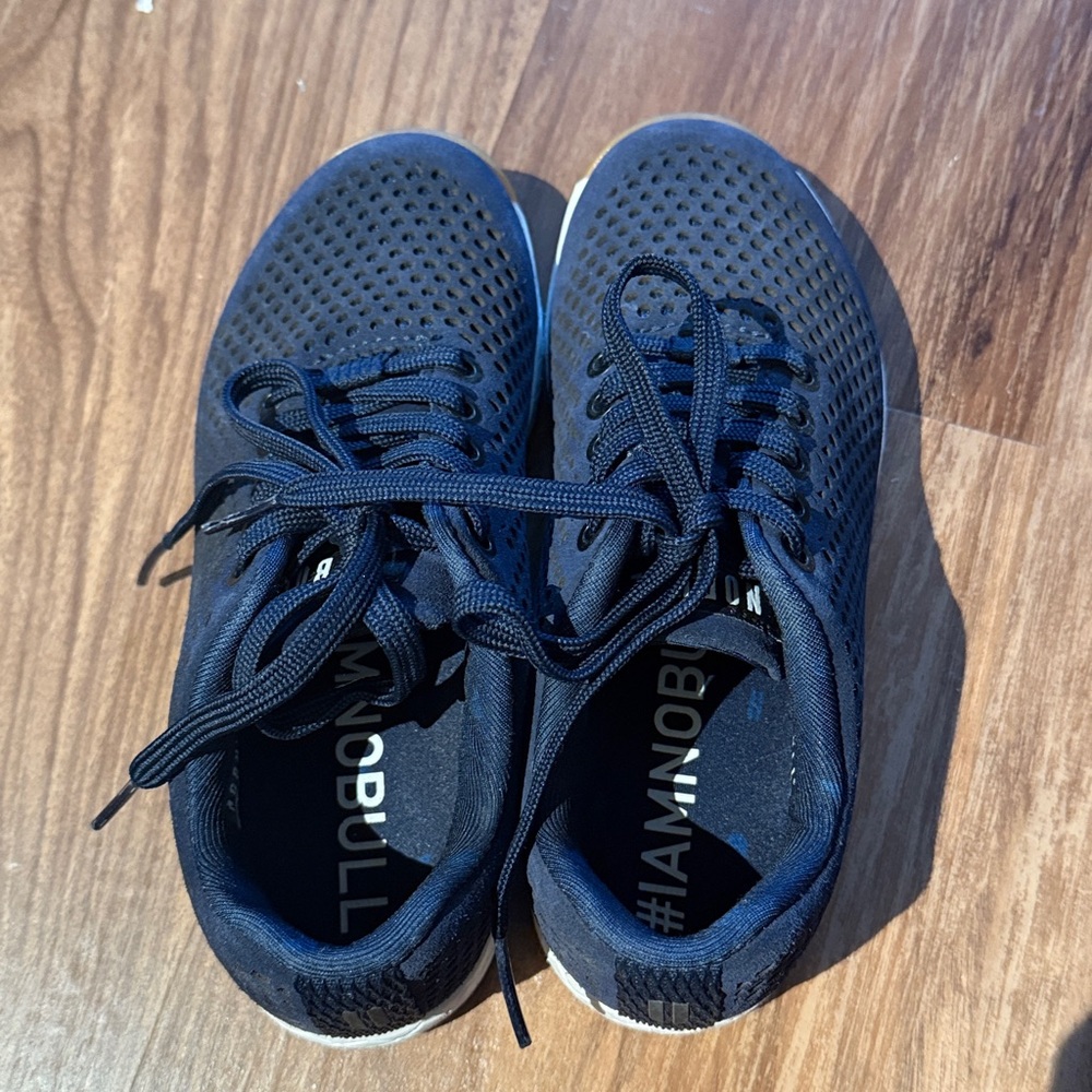 Women’s No Bull Sneakers 5.5 - Picture 6 of 8